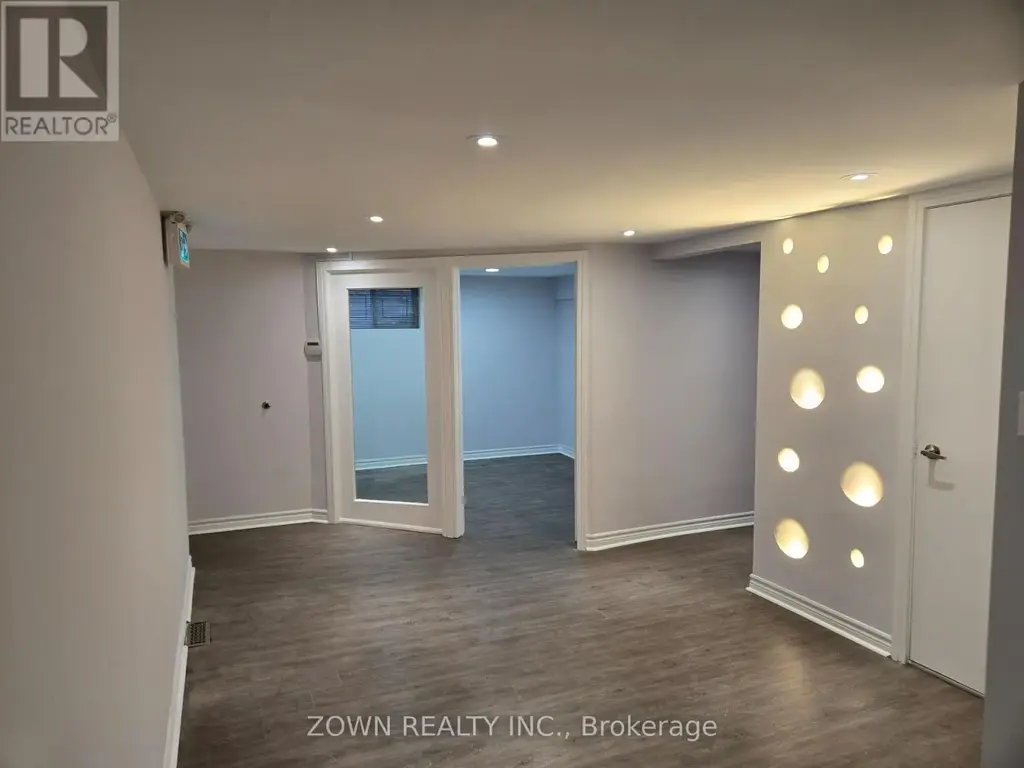 10014 Yonge Street N, Richmond Hill (Mill Pond)